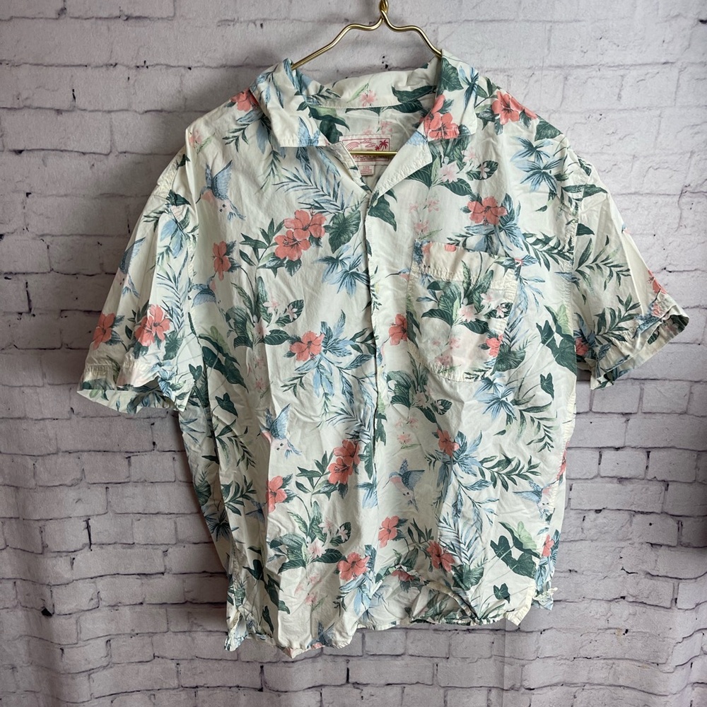 American Eagle outfitters men’s large short sleeve button down Hawaiian shirt